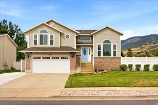 618 Willow Bend Dr, Centerville, UT 84014 - Photo 1