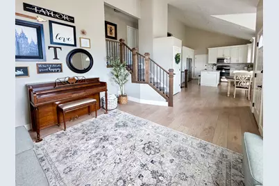 2587 W Vista Meadows Dr, Riverton, UT 84065 - Photo 5
