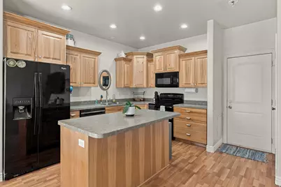 2599 W 500 N #14, Tremonton, UT 84337 - Photo 13