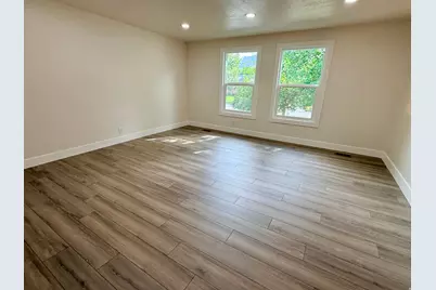 10320 S Clearview Dr, Sandy, UT 84070 - Photo 3
