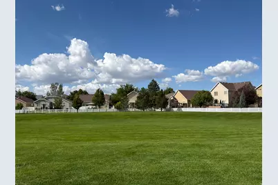 4017 W Scarsborough Ln, West Jordan, UT 84084 - Photo 25
