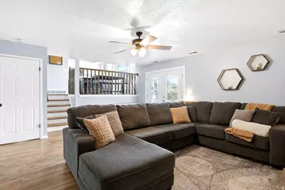 5042 S 3025 W, Roy, UT 84067 - Photo 9