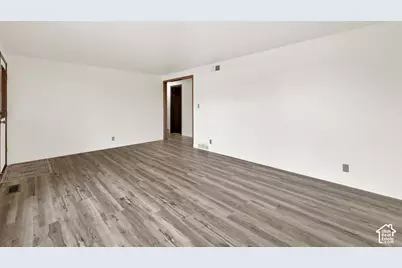 106 W 700 N, Clearfield, UT 84015 - Photo 9