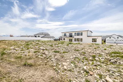 2899 E Lake Dr, Eagle Mountain, UT 84005 - Photo 9