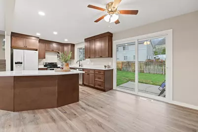 517 S 10 W, Farmington, UT 84025 - Photo 3