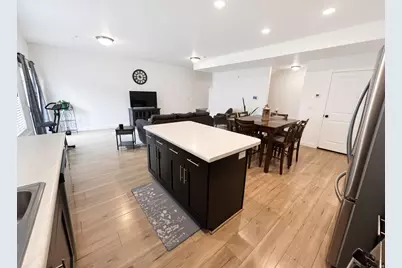 4214 W Willard Park Ct, Riverton, UT 84096 - Photo 9