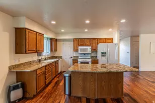 295 N 330 E, Orem, UT 84057 - Photo 13