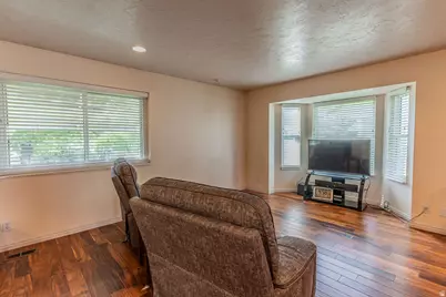 295 N 330 E, Orem, UT 84057 - Photo 11