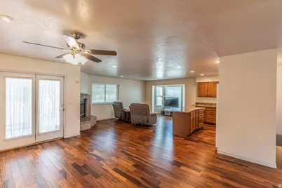 295 N 330 E, Orem, UT 84057 - Photo 7