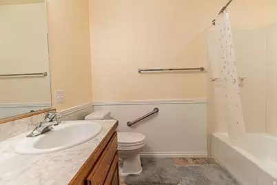 295 N 330 E, Orem, UT 84057 - Photo 39
