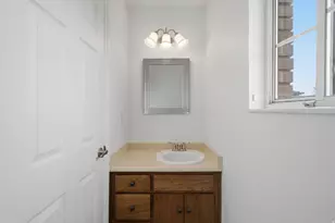 12 S Moss Dr E, Bountiful, UT 84010 - Photo 15