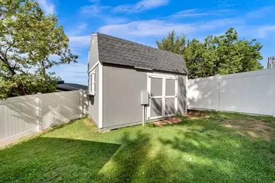 2134 E 3000 N, Layton, UT 84040 - Photo 25