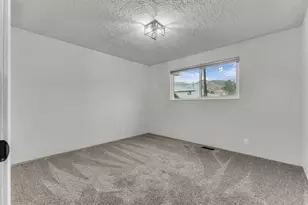 840 N 325 W, Bountiful, UT 84010 - Photo 25