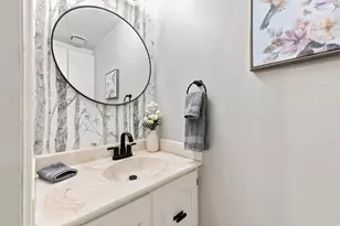 262 E Center St, Bountiful, UT 84010 - Photo 9