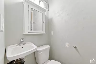 262 E Center St, Bountiful, UT 84010 - Photo 35