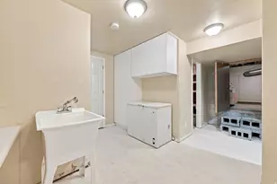 262 E Center St, Bountiful, UT 84010 - Photo 37