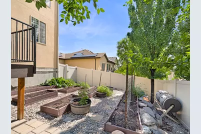 557 W Pumpkin Patch Dr, Saratoga Springs, UT 84045 - Photo 25