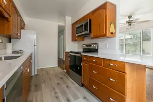 742 E Silver Shadow Dr, Murray, UT 84107 - Photo 9