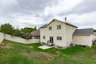 7734 N Meadow Creek Rd, Eagle Mountain, UT 84005 - Photo 17