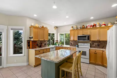 1333 E Martha Dunyon Cir, Draper, UT 84020 - Photo 13
