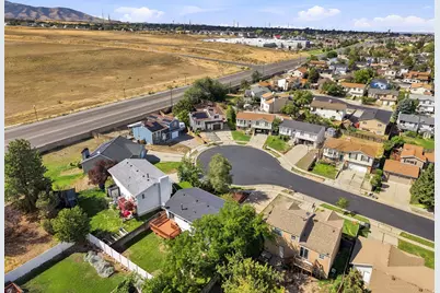 5569 W Tiger Lily Ct, West Jordan, UT 84081 - Photo 27