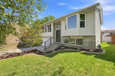 5569 W Tiger Lily Ct, West Jordan, UT 84081 - Photo 3
