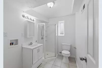 5569 W Tiger Lily Ct, West Jordan, UT 84081 - Photo 19