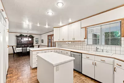 2830 E Valley View Ave S, Holladay, UT 84117 - Photo 9
