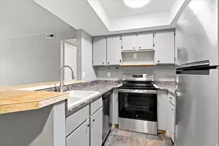 945 E Creek Hill Ln, Midvale, UT 84047 - Photo 9