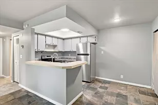 945 E Creek Hill Ln, Midvale, UT 84047 - Photo 7