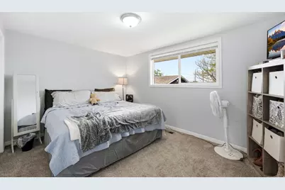 10384 S Amaryllis Dr, Sandy, UT 84094 - Photo 11