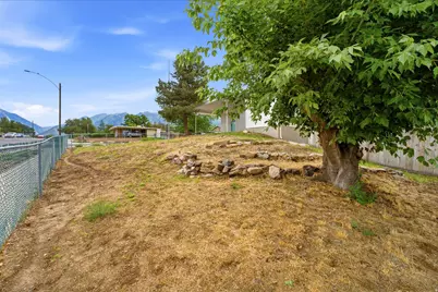 10384 S Amaryllis Dr, Sandy, UT 84094 - Photo 33