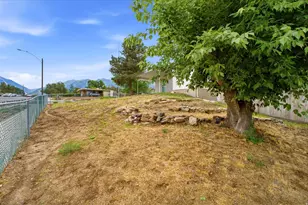 10384 S Amaryllis Dr, Sandy, UT 84094 - Photo 33
