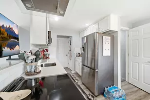 10384 S Amaryllis Dr, Sandy, UT 84094 - Photo 7