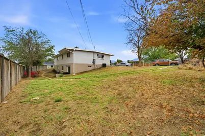 10384 S Amaryllis Dr, Sandy, UT 84094 - Photo 35