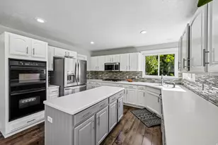 1207 Pinehurst Cir, Farmington, UT 84025 - Photo 11