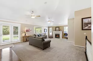 12136 S Swensen Circle, Riverton, UT 84096 - Photo 9