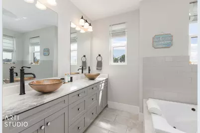364 W Clark Cir, Farmington, UT 84025 - Photo 31