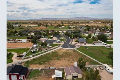1173 W Jessis Meadow Cir #35, West Bountiful, UT 84087 - Photo 5