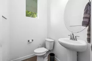 1734 W Parkview Dr S, Syracuse, UT 84075 - Photo 9