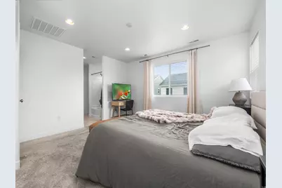 1734 W Parkview Dr S, Syracuse, UT 84075 - Photo 11