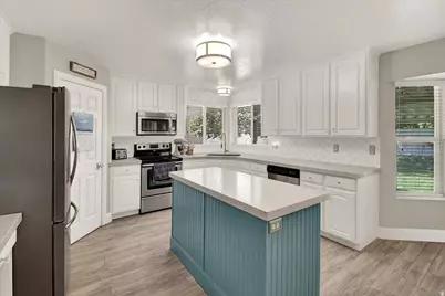 12548 S Harvest Spring Ln, Riverton, UT 84096 - Photo 11