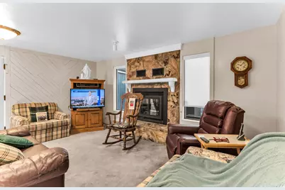 2234 E 6675 S, Cottonwood Heights, UT 84121 - Photo 9