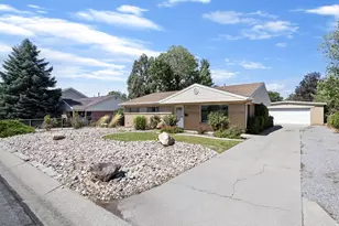 2173 E 6675 S, Cottonwood Heights, UT 84121 - Photo 3