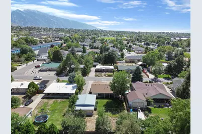 2173 E 6675 S, Cottonwood Heights, UT 84121 - Photo 27