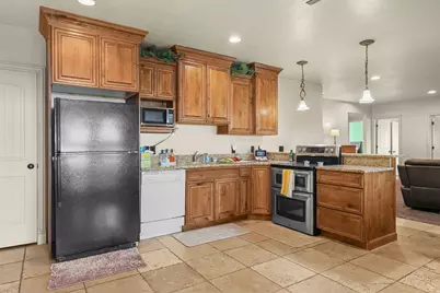 648 W 2400 S, Syracuse, UT 84075 - Photo 41