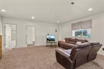 648 W 2400 S, Syracuse, UT 84075 - Photo 39