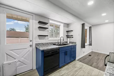 683 E Countryside Ct #UNIT 6, Midvale, UT 84047 - Photo 5