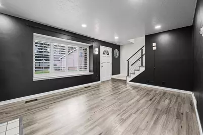 683 E Countryside Ct #UNIT 6, Midvale, UT 84047 - Photo 3
