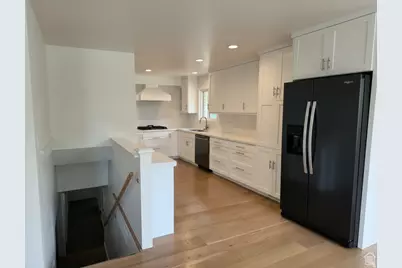 411 E Wilford Ave, Murray, UT 84107 - Photo 5